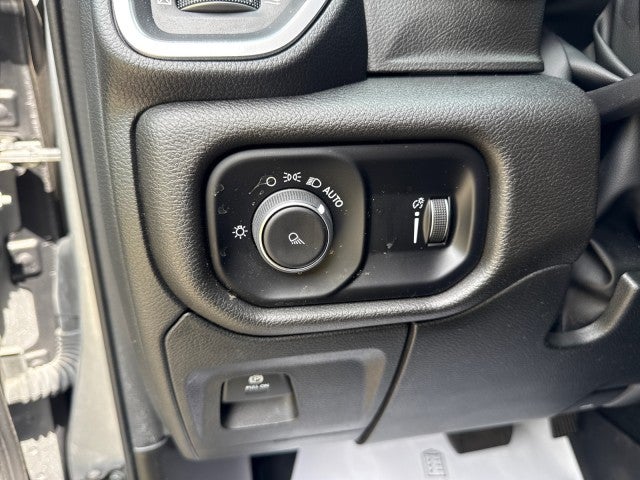 2024 RAM 1500 Big Horn Quad Cab 4x2 6'4" Box