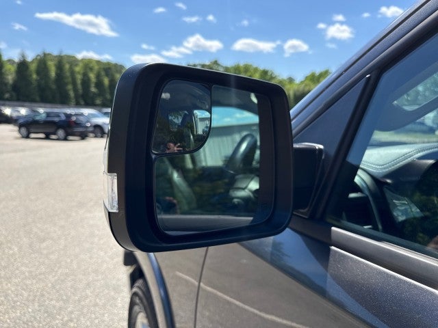 2022 RAM 1500 Laramie Crew Cab 4x4 5'7" Box