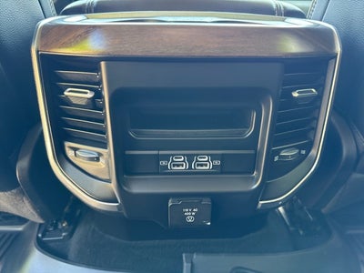 2022 RAM 1500 Laramie Crew Cab 4x4 5'7" Box