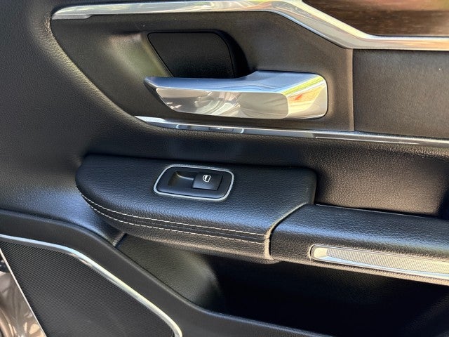 2022 RAM 1500 Laramie Crew Cab 4x4 5'7" Box