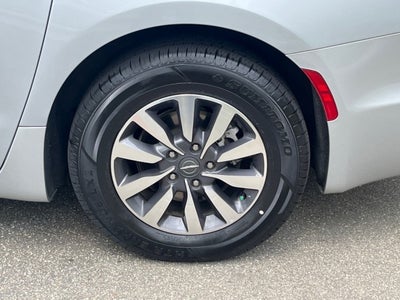 2023 Chrysler Pacifica Hybrid Touring L