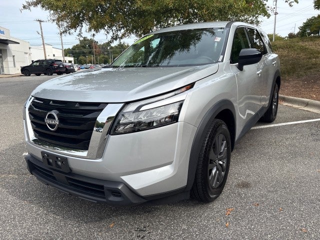 2023 Nissan Pathfinder S 4WD