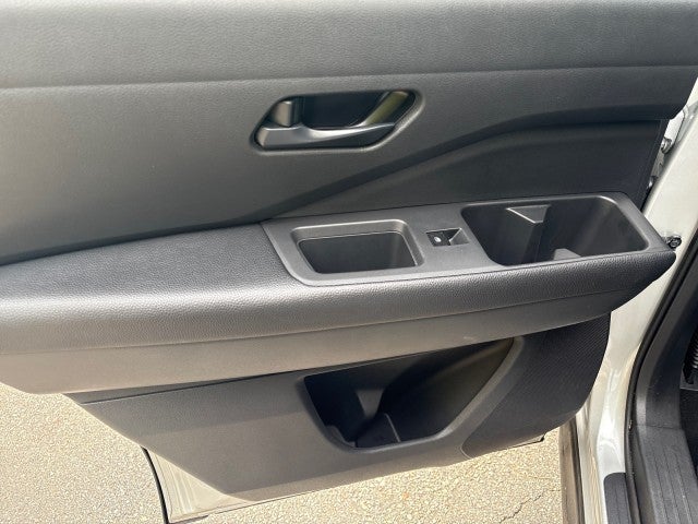 2023 Nissan Pathfinder S 4WD