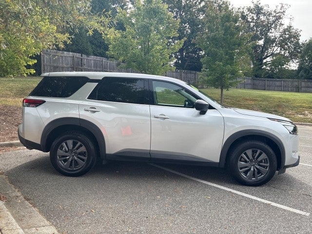 2023 Nissan Pathfinder S 4WD