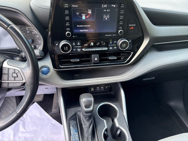 2022 Toyota Highlander Hybrid XLE