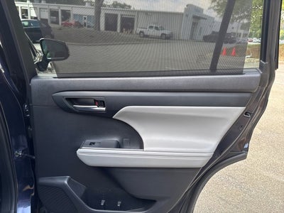 2022 Toyota Highlander Hybrid XLE