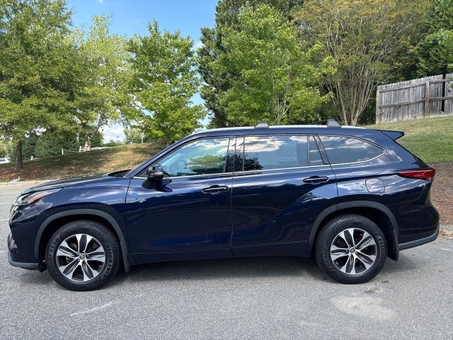 2022 Toyota Highlander Hybrid XLE