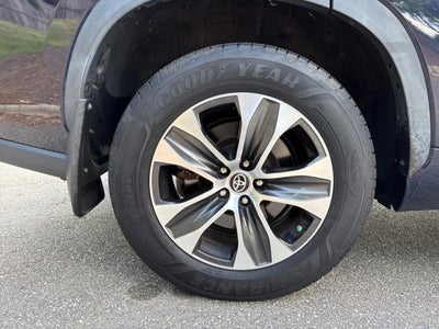 2022 Toyota Highlander Hybrid XLE